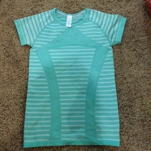 Girls athletic Ivivva shirt size M